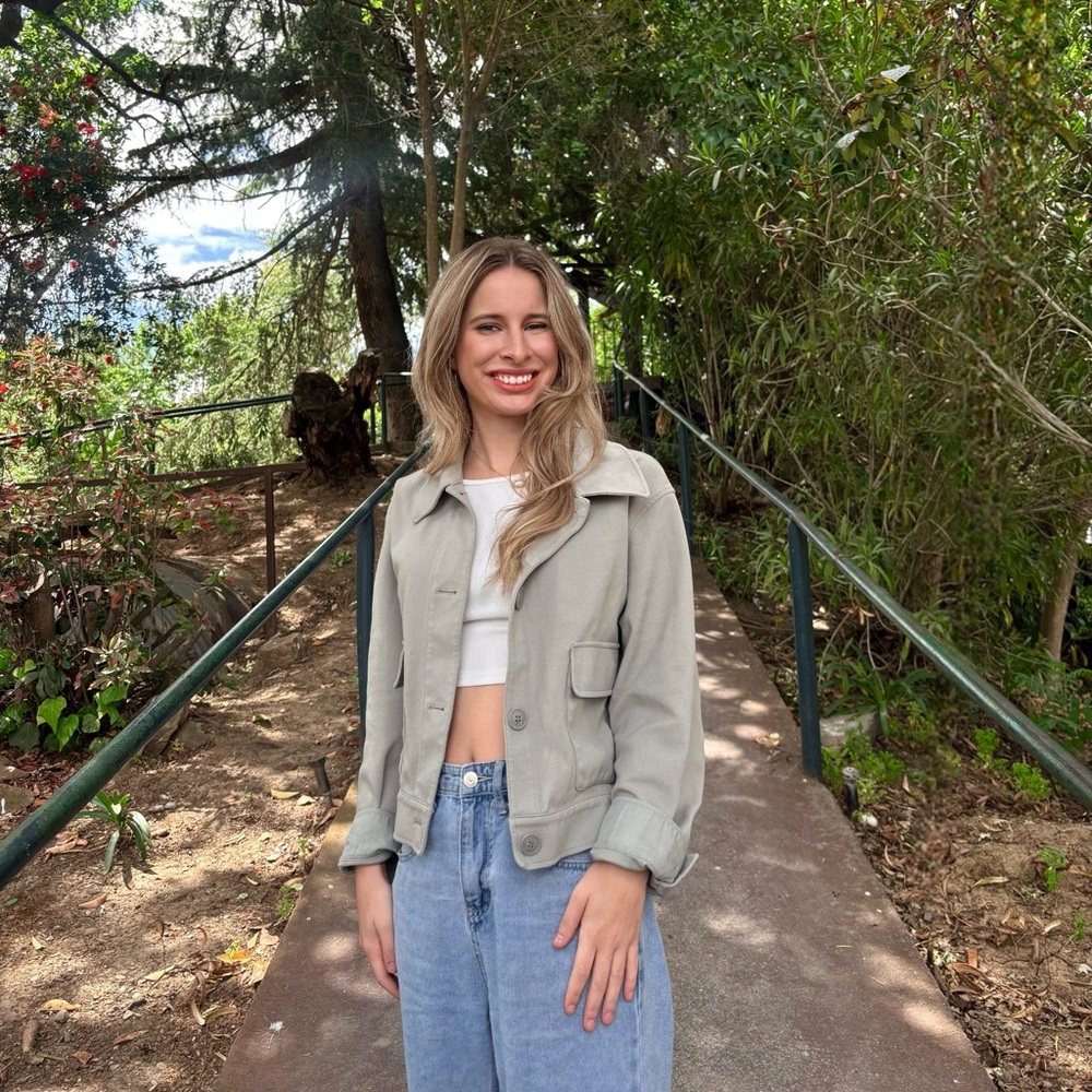 Meet your Posher, Lauren